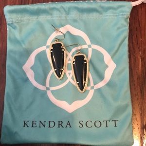 Kendra Scott black arrowhead earrings